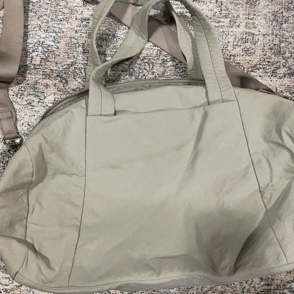 On My Level Barrel Duffle Bag 16L - Picture 4 of 5